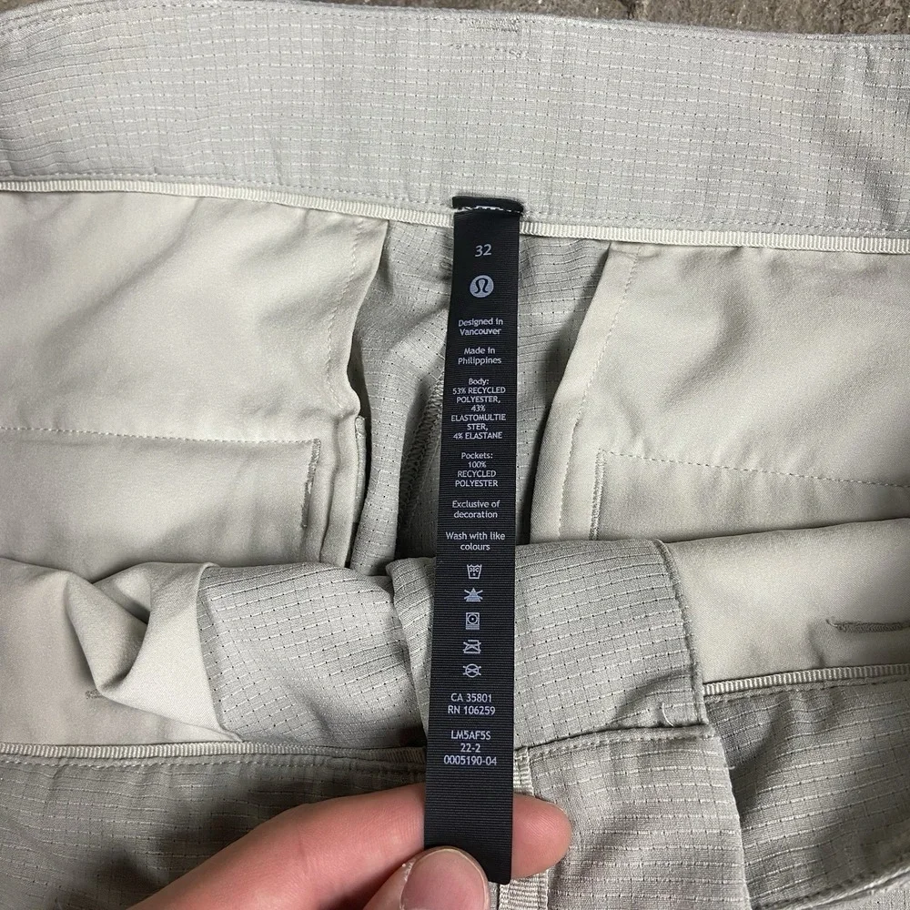 Lululemon Commission Pants Men's Size 32 Gray Ventlight Outdoor Athletic Wear
